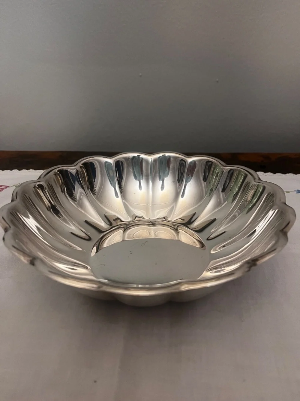 Vintage Reed & Barton Silver Plated Serving 8” Bowl / Scalloped Fluted Bowl